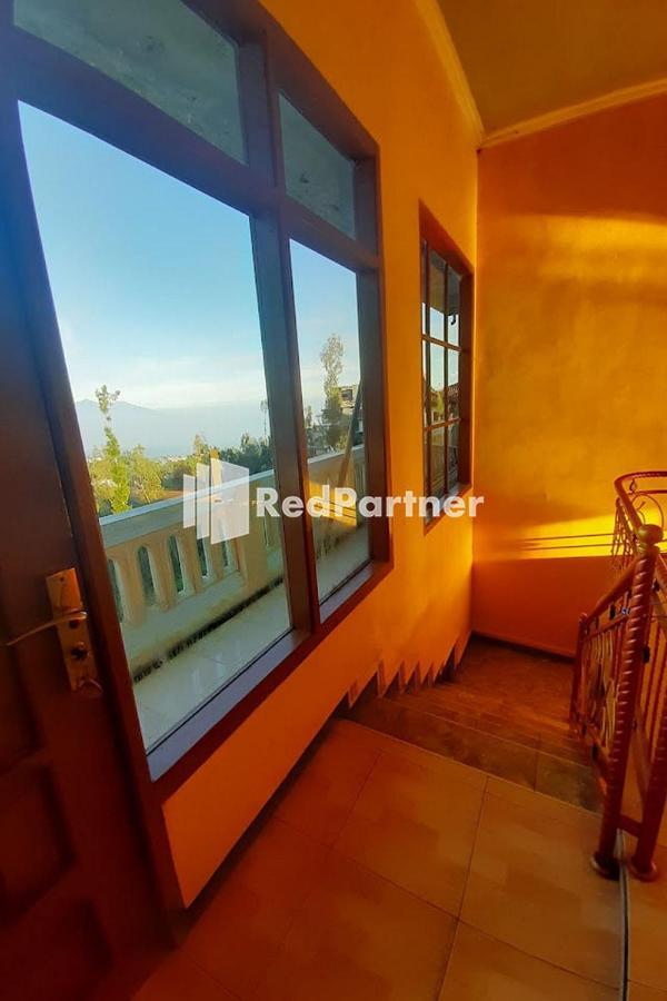 Bromo Indah Lestari Homestay Mitra Reddoorz Pasuruan Exterior photo