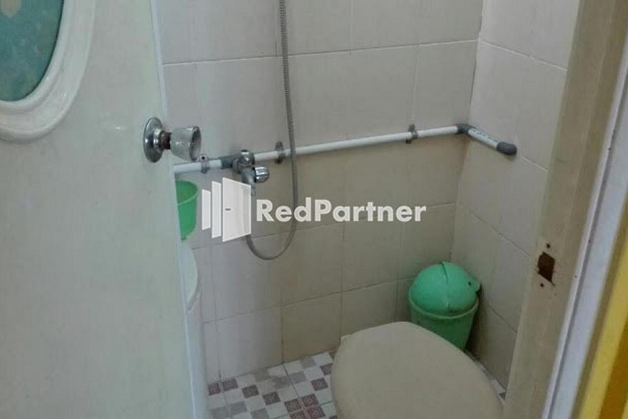Bromo Indah Lestari Homestay Mitra Reddoorz Pasuruan Exterior photo