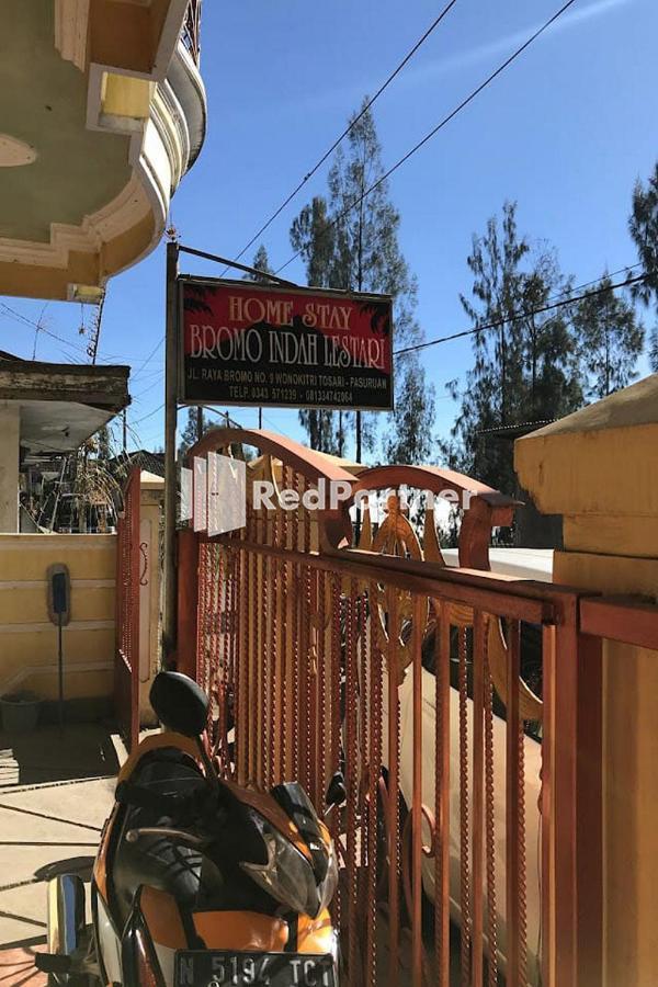 Bromo Indah Lestari Homestay Mitra Reddoorz Pasuruan Exterior photo
